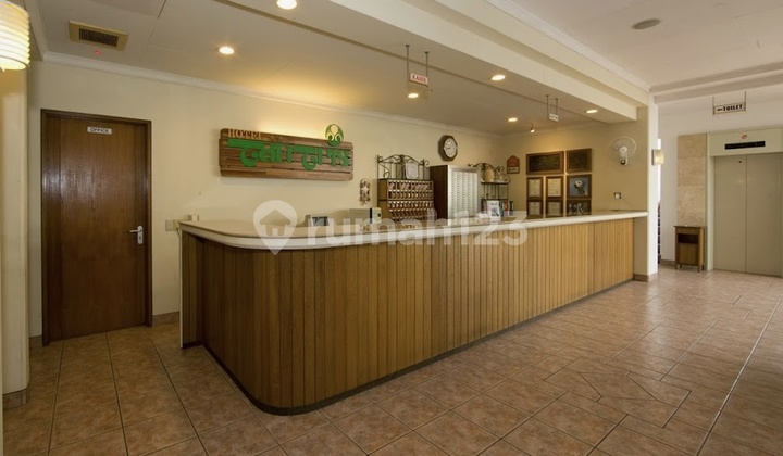 Tropical Nuansa 6-Storey Hotel in the Center of Surabaya City, 150 Meters from Darmo Main Road 2