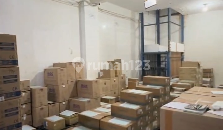 Ruko Jejer 2 Di Raya Jemursari. Parkir Luas 3.5 Lantai 