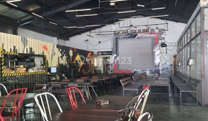 Disewa Murah Strategis Ex Cafe Raya Margorejo 
lt 30 X 45 M² Lb ± 800 M2 Strategis Hdp Utara
parkir Luas Pln 16.000 W Dekat Plaza Marina
*bank Mandiri
*papaya Fresh Gallery

 2