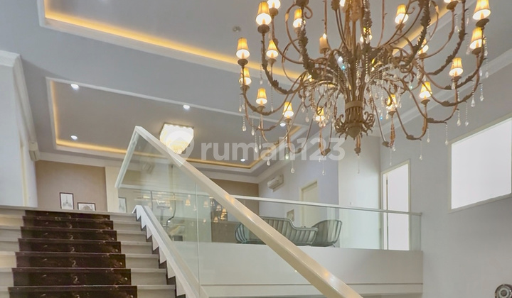 For Sale Luxury House Graha Famili 15X30 Prestige Residence in West Surabaya For Sale Luxury House Graha Famili 15X30 Prestige Residence in West Surabaya