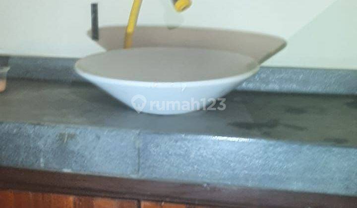 kamar mandi ruko 4 lantai depan papaya