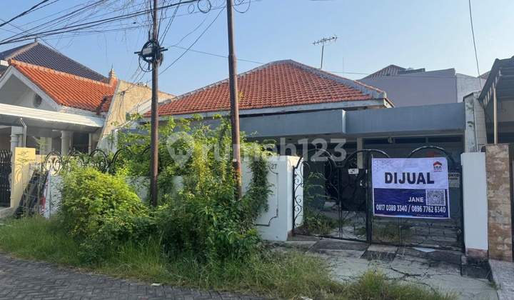 Dijual Rumah Murah Hitung Tanah. Manyar Kartika. Luas Tanah 300 M2 / Lb 200 M2 Row Jalan Lebar Rumah di Menur Pumpungan, Sukolilo, Kota Surabaya, Jawa Timur, Indonesia, Sukolilo