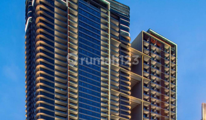 Voila 4 Bedroom Apartment at Ciputra World Mall 284 M2 Furnished Lux Connect to Ciputra World Mall Surabaya 2