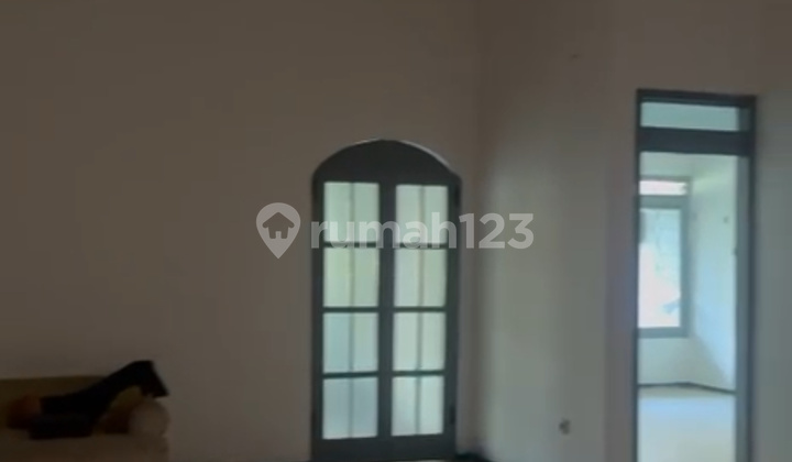 Dijual Rumah Murah Hitung Tanah. Manyar Kartika. Luas Tanah 300 M2 / Lb 200 M2 Row Jalan Lebar Rumah di Menur Pumpungan, Sukolilo, Kota Surabaya, Jawa Timur, Indonesia, Sukolilo 2