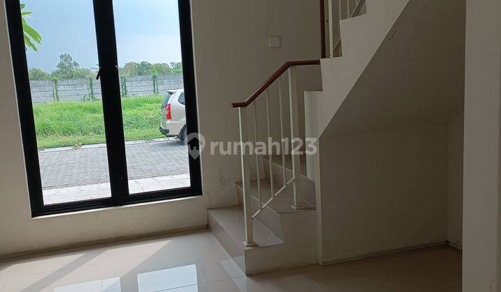 Rumah 2 Lt  North West Lake Citraland Surabaya Rumah Minimalis, Murah. Hdp Selatan 2