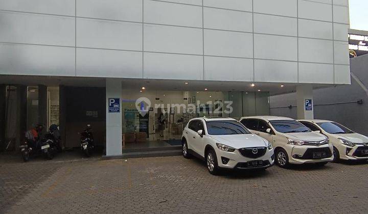 Disewa Office Mewah Pusat Kota
jln Jawa Surabaya. Parkir ± 20 Mobil, Ac Central, Cctv. Ruangan Los. Bagus.
lt 1.325 M2 (± 22 X 60) / Lb ± 800 M2 / 1.5 Lantai Rumah 2 Lantai Bagus Shm 1