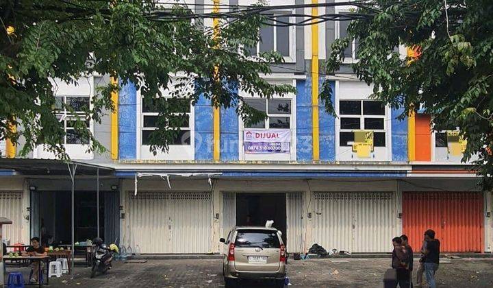 Ruko Veteran - Pusat Kota Gresik Lt 156.8 M² = 4.25 X 36.9 ▪︎ Lb = 4.25 X 19 || 3 Lantaiparkir Luas. Strategis Sederet:▪️stadion Joko Samudro▪️resto Ibc▪️resto Pak Elan 2 ▪︎harga 3.5 M Nego Ruko SHM 1