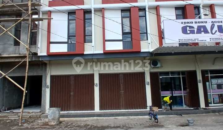 Griya Taman Asri Ruko Baru Rp 1.534 M Strategis Dekat Sepanjang ~ Taman Sidoarjo Ruko di Griya Taman Asri, Tawangsari, Taman, Sidoarjo, Jawa Timur, Sidoarjo, Taman, Tawangsari, Sidoarjo, 61257, Taman 63.0 M²