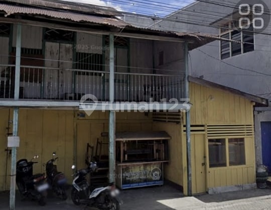 Strategic House for Rent in Luwuk, Banggai Regency. Central Sulawesi, 743 M2, Suitable for Business Location, SHM House in Luwuk, Luwuk, Banggai, Central Sulawesi, Indonesia, Luwuk.