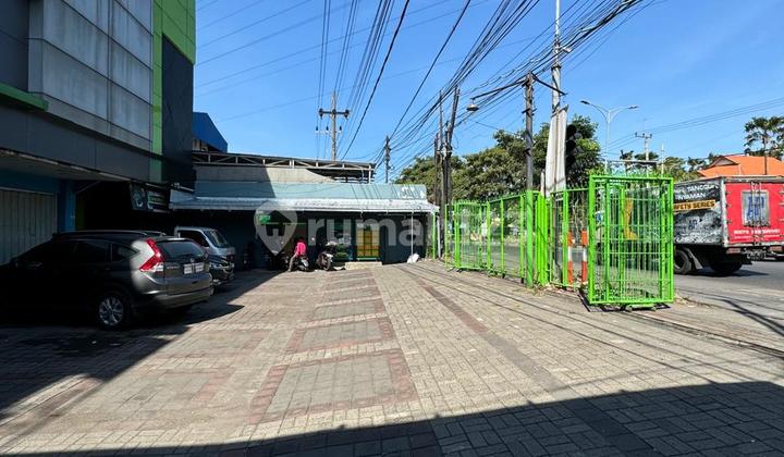 Strategic Raya Tandes Commercial Building