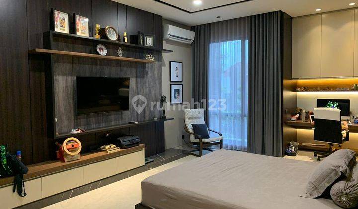 Rumah Istimewa Citraland Furnished SHM di Newton Hill, Surabaya 5