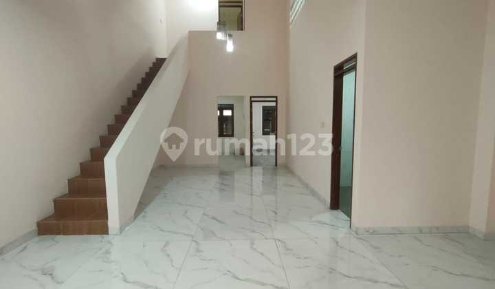 Newly Renovated House in Taman Holis Indah Newly Renovated House in Taman Holis Indah