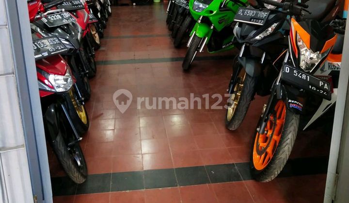 Jual Rumah Eks Showroom Mokas di Ciateul 1