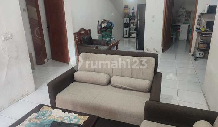 Jual Rumah Dekat ke Main Road Sukamenak
