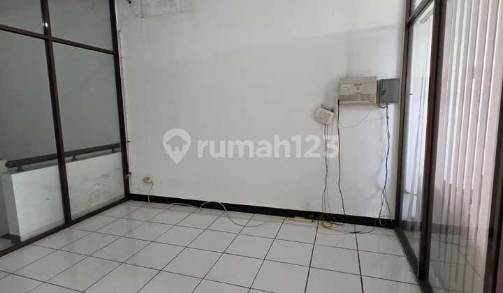 4-Storey Shop House for Rent in Batununggal 2