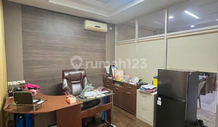 Quick Sale - 4-Story Shop House Renovated, Manyar Kertoarjo, East Surabaya 2