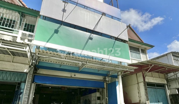 2.5-story Shop House on Mulyosari Main Road, Surabaya 1