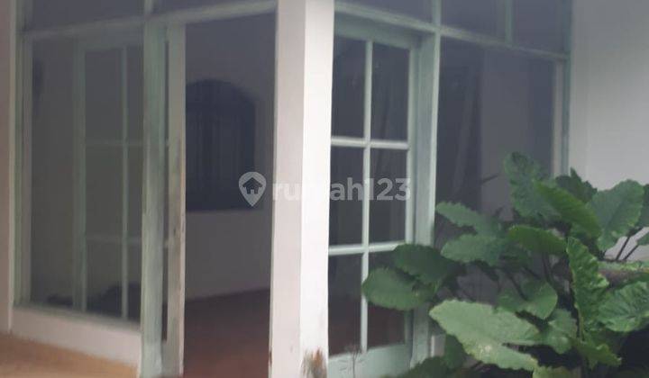 Available for rent 2 storey building house ready for habitation area Kerobokan close Umalas,Canggu, Seminyak 1