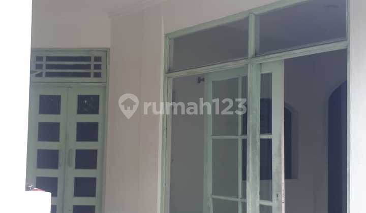Available for rent 2 storey building house ready for habitation area Kerobokan close Umalas,Canggu, Seminyak 2