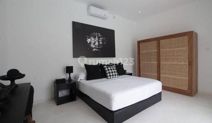For Rent beautiful villa in quite location at Umalas and have good opportunity for Subleaser 8