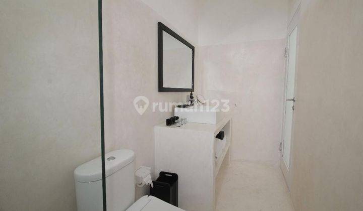 For Rent beautiful villa in quite location at Umalas and have good opportunity for Subleaser 11