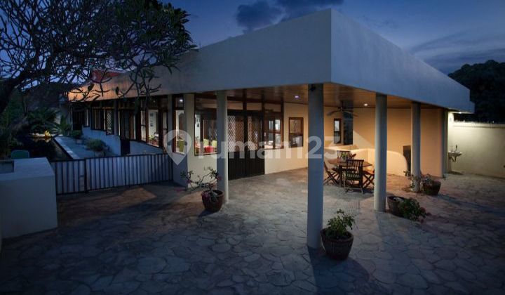 Leasehold Spacious villa with beach view ready to live in Ketewel  1
