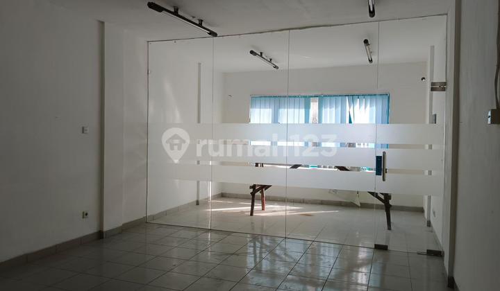Fast Sale 3-Story Shop House on Teuku Umar, Ready to Use, West Denpasar 2