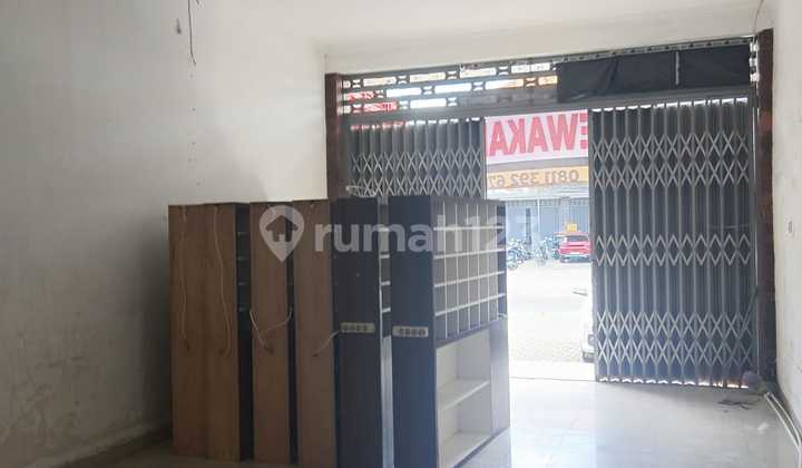 Rare... Ready-to-use shop for rent in Gunung Salak near Kerobokan, suitable for office, laundry, etc. 2