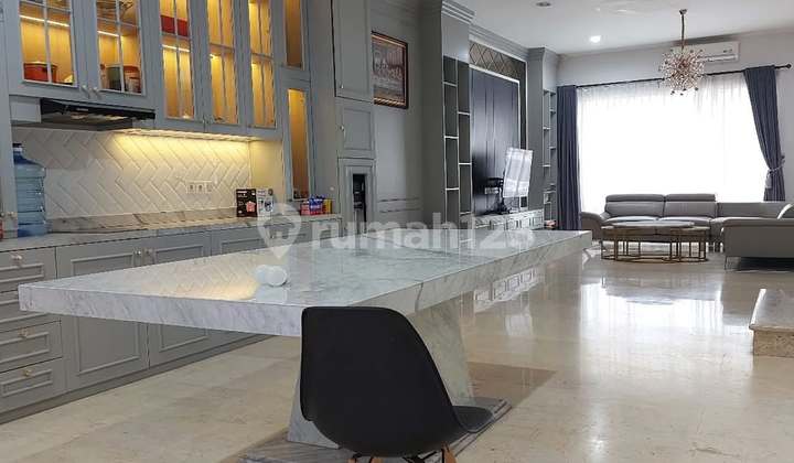 Rumah Mewah Golf Island 