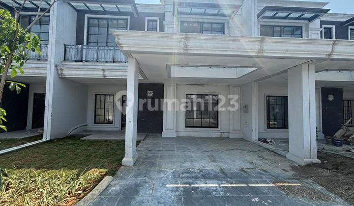 Villa Pasir Putih Pik2