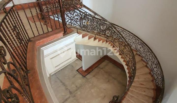 Rumah mewah dalam cluster premium PIK 1