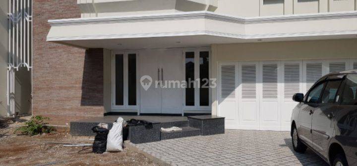 Dijual rumah di Boulevard puri indah 1