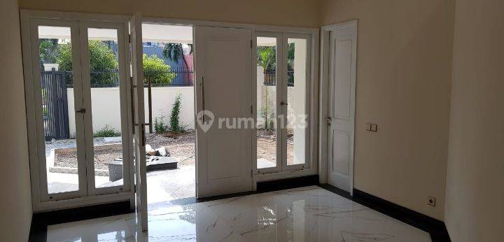 Dijual rumah di Boulevard puri indah 2