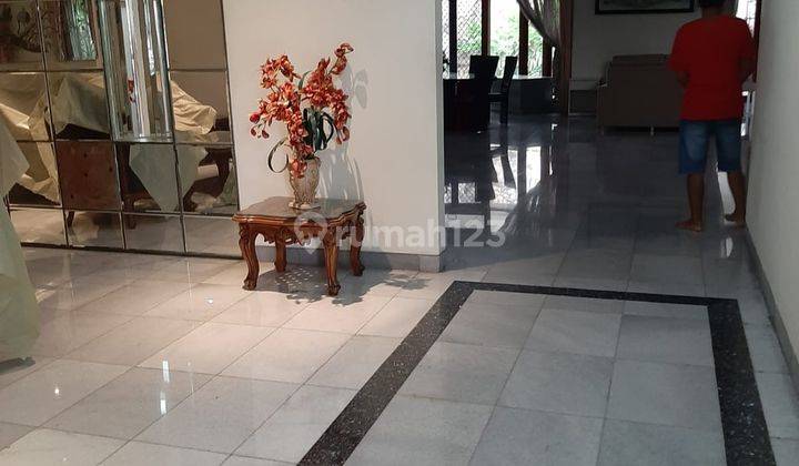 Dijual rumah lokasi bagus di komplek Intercon 1