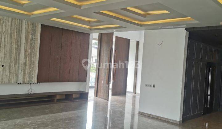 rumah baru , ada kolam renang di kedoya baru