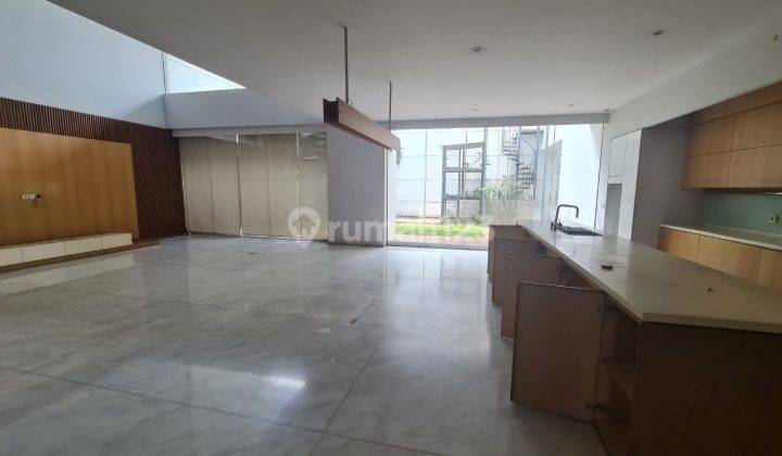 Dijual rumah siap huni di Intercon 2