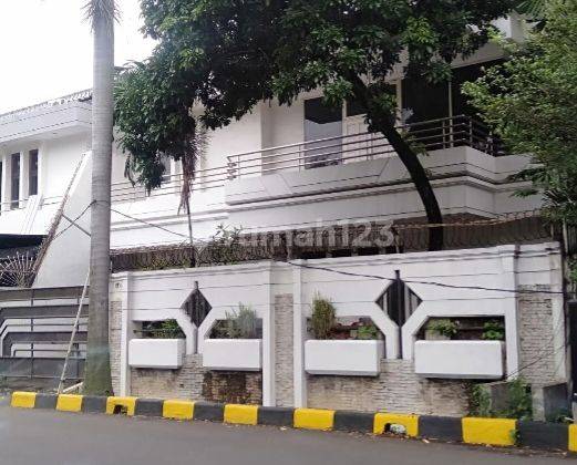 Dijual rumah lokasi strategis di Intercon 1