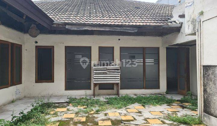 Dijual rumah tua cocok untuk usaha atau kantor di Tebet raya 1