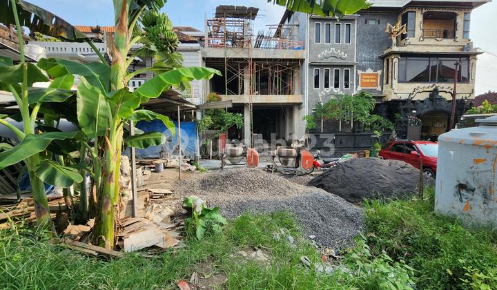 2-Story House in East Denpasar Near Living World Bali - 3 BR Freehold Title, Easy Access to Sanur & Kerobokan 2