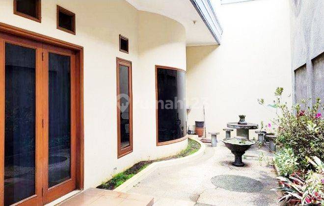 Disewakan Rumah Nyaman 2 Lantai Lokasi Mainroad Setraduta Bandung 4