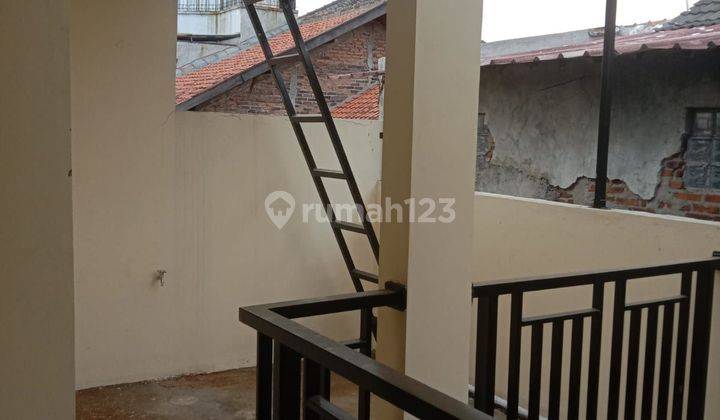 DIJUAL RUMAH BARU MODERN MINIMALIS 2 LANTAI TENGAH KOTA DAERAH KEMBAR BANDUNG 2