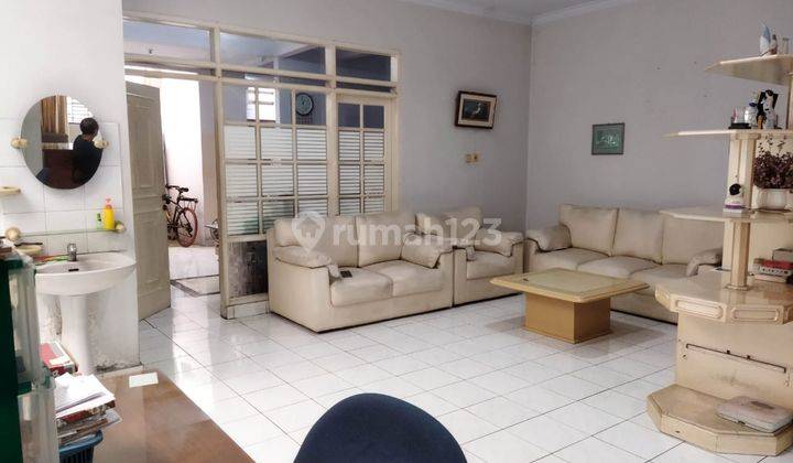 Dijual Rumah Luas Terawat Pencahayaan Terang Harga Nego Di Taman Holis Indah Bandung 2