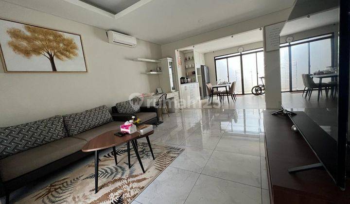 Dijual Rumah Tatar Simakirana Kota Baru Parahyangan Bangunan 2 Lantai Semi Furnished 1