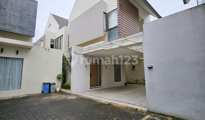 Rumah Mewah Stratrgis di Jagakarsa Jakarta Selatan
