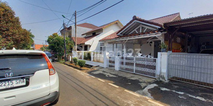 Rumah Lyas Steategis Dalam Komplek di Curug Pondok Kelapa Rumah Lyas Steategis Dalam Komplek di Curug Pondok Kelapa