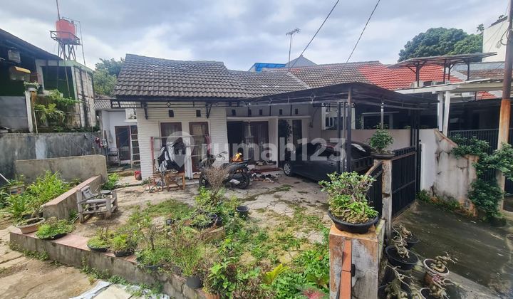 Rumah Second Luas Dalam Komplek Dukuh Zamrud Bekasi 2