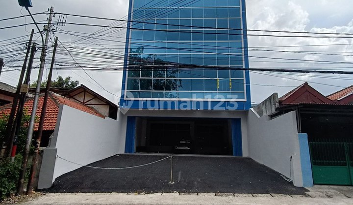Perkantoran Strategis Kokoh 4 Lantai di Cawang Jakarta Perkantoran Strategis Kokoh 4 Lantai di Cawang Jakarta