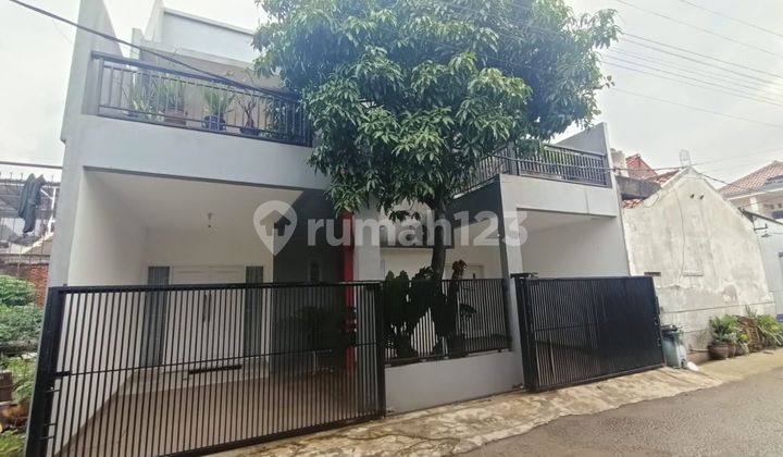 Luxurious Spacious Strategic House Near Galaxy Bekasi 2