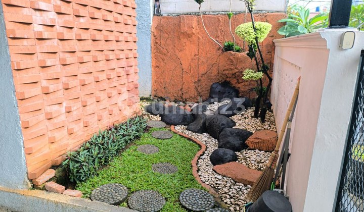 Beautiful Strategic House in Galaxy Complex, Bekasi 2