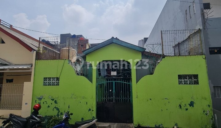 Active and Strategic Boarding House in Jatinegara Cakung, East Jakarta 1